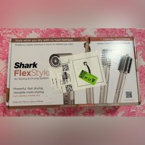 Shark FlexStyle Air Styling & Drying System

NIB NEVER OPENED